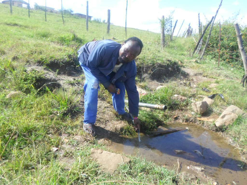 Poor Swazis drink “human waste” water next to King’s palace